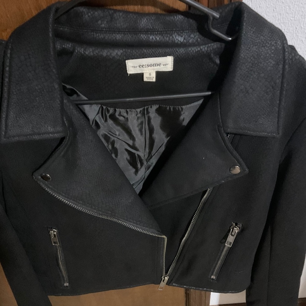 Eesome NWOT small black snake skin bomber jacket